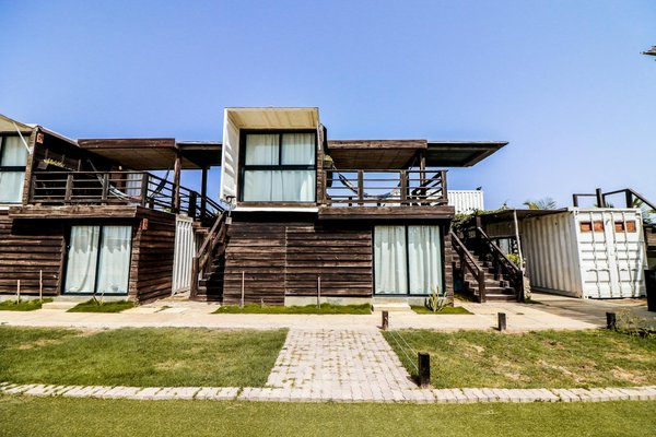 Quels sont les avantages de louer une maison de vacances en Espagne avec des cours de cuisine et des visites de bodegas?